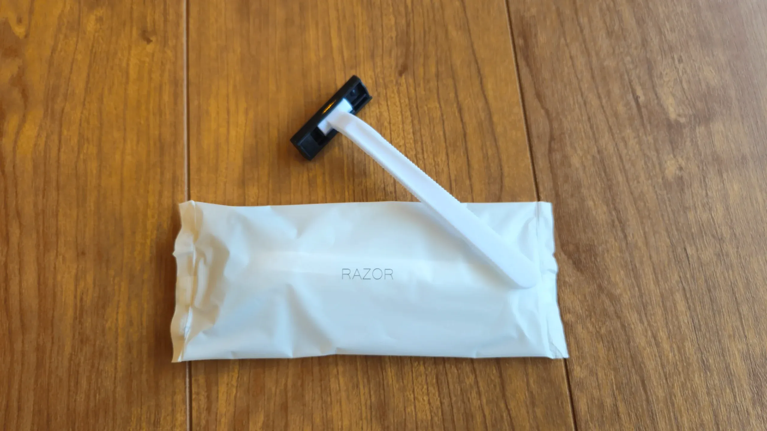 ひげ剃り / Shaving Razor