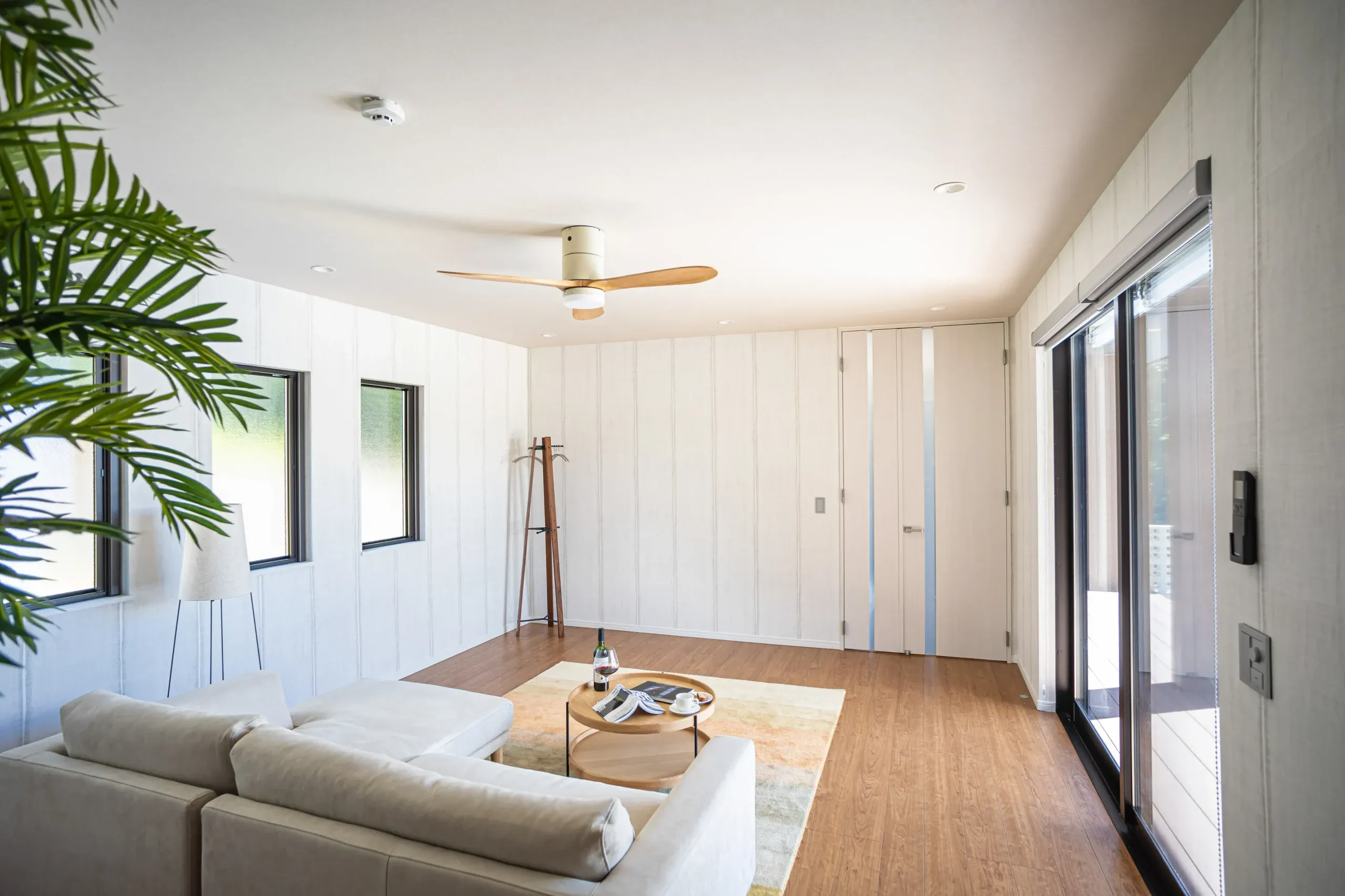 プール（昼）/ Pool (Noon)