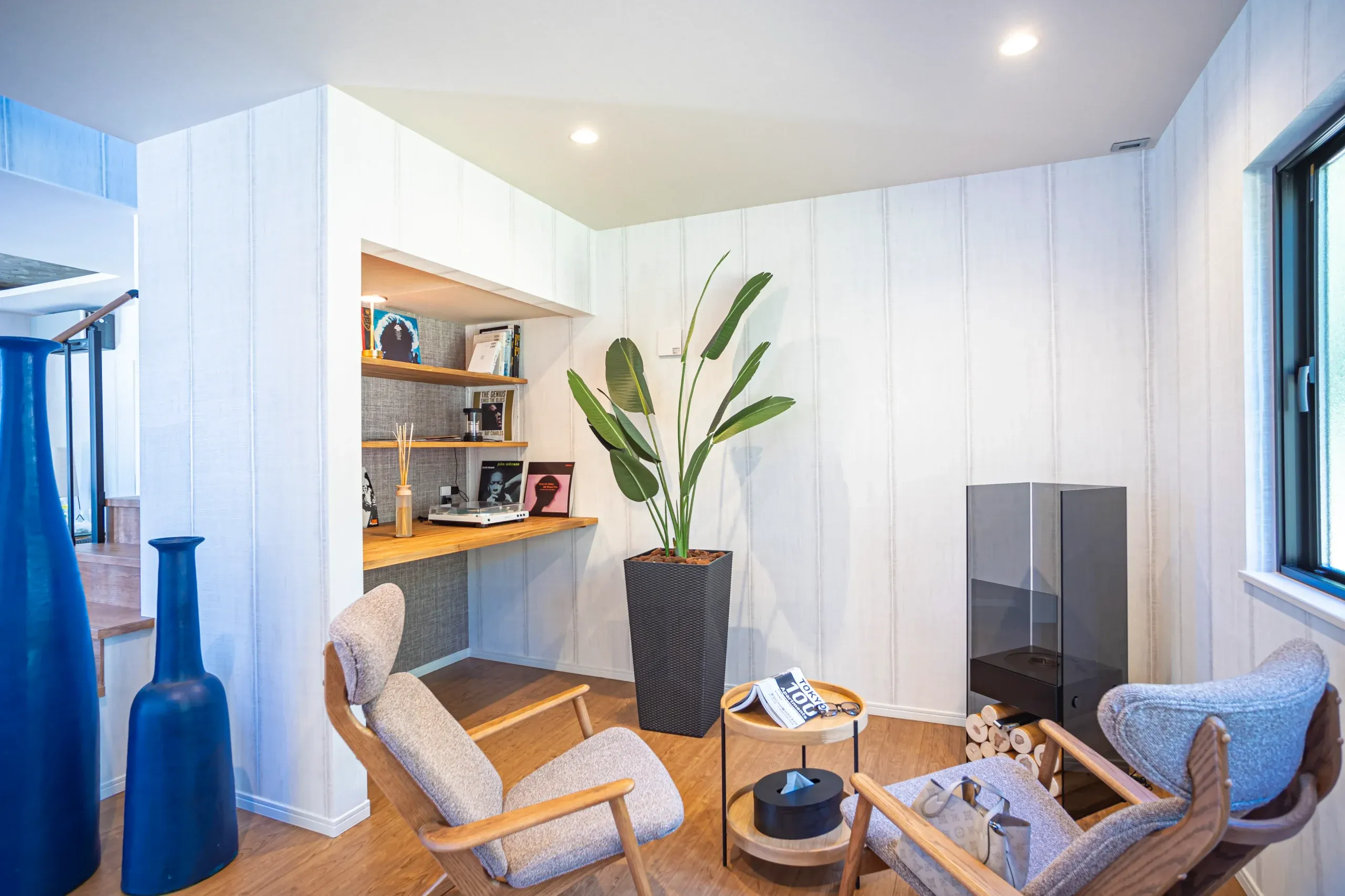 プール（昼）/ Pool (Noon)